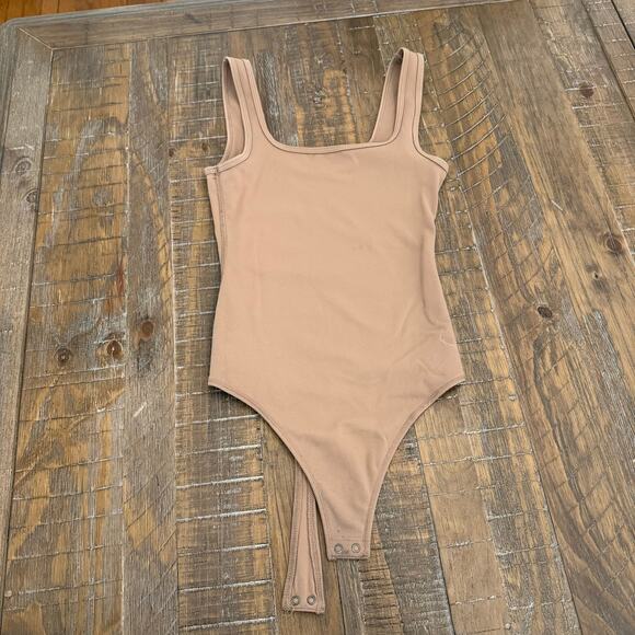Abercrombie Tops - Abercrombie tan bodysuit seamless